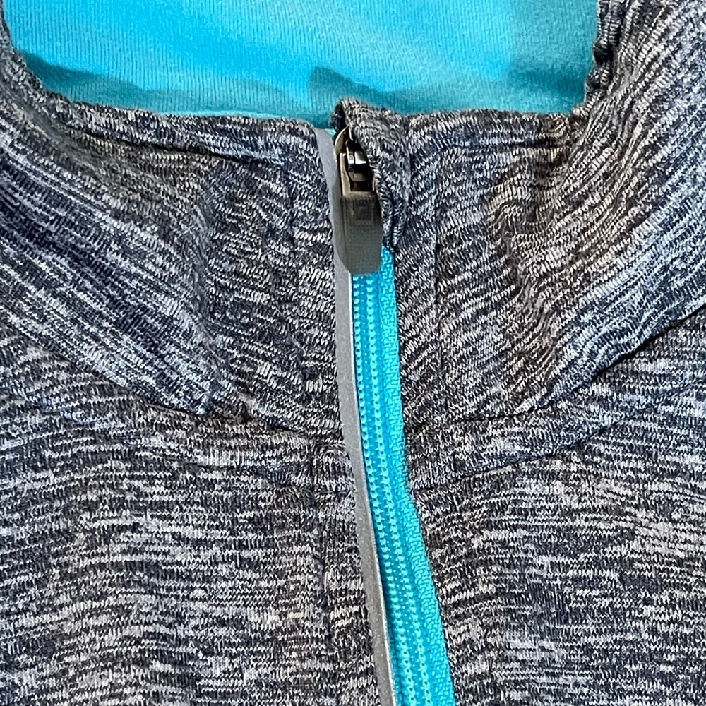 NIKE running top, Dri-Fit. Size Med women’s. 19” pit to pit, 26” length. EUC